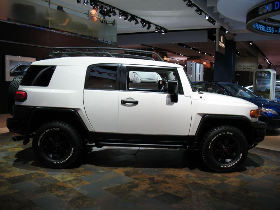  Toyota FJ Cruiser Trail Teams Edition 2008 года  (фото 10 из 20)